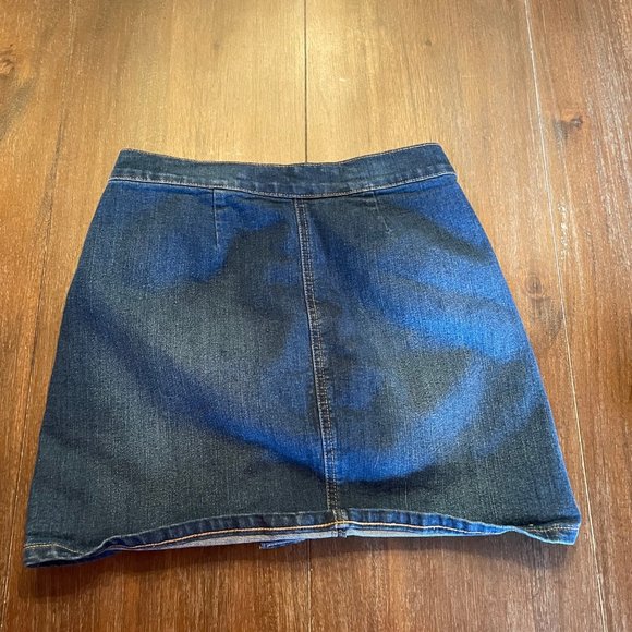 Button Down Mini - Picture 2 of 2